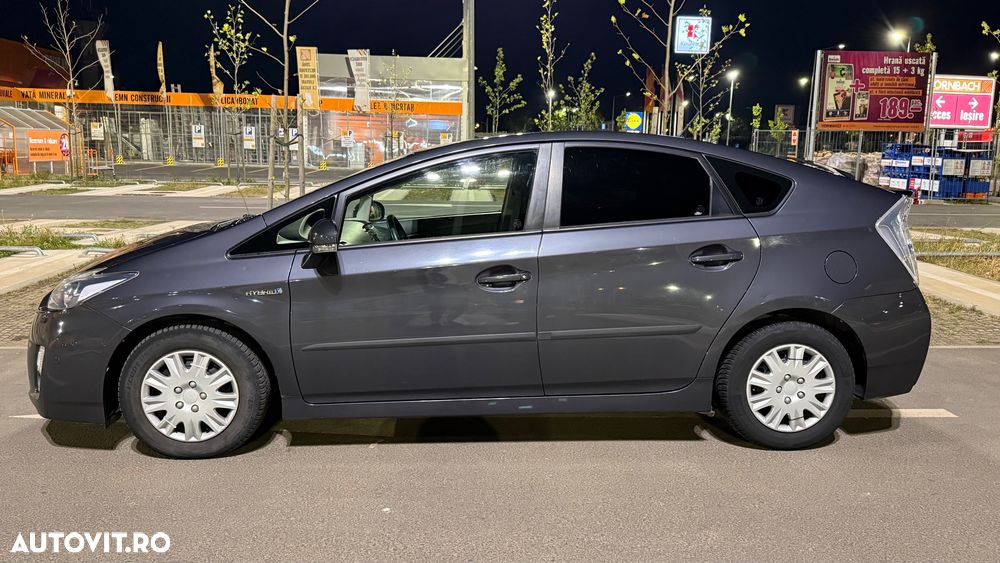 Toyota Prius - 8