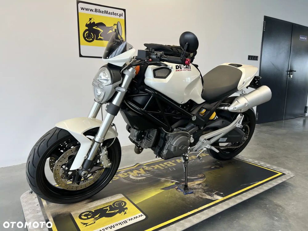 Ducati Monster - 4