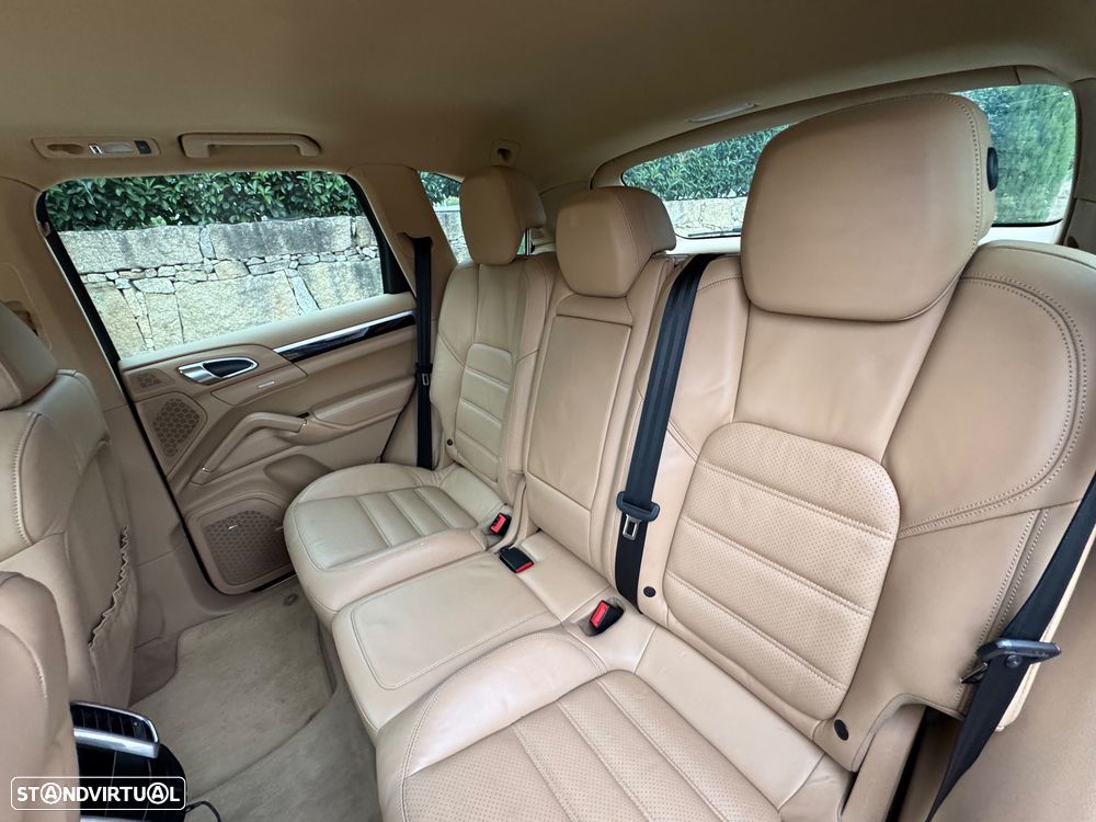 Porsche Cayenne S Hybrid - 17
