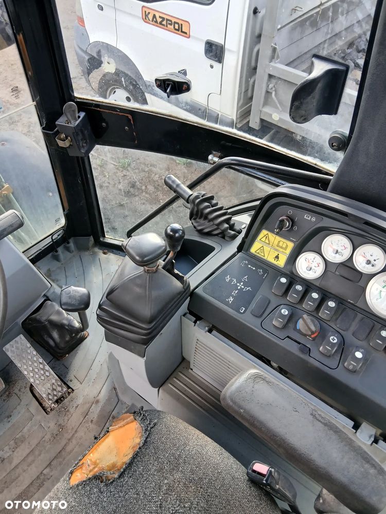 Caterpillar 428 E - 4