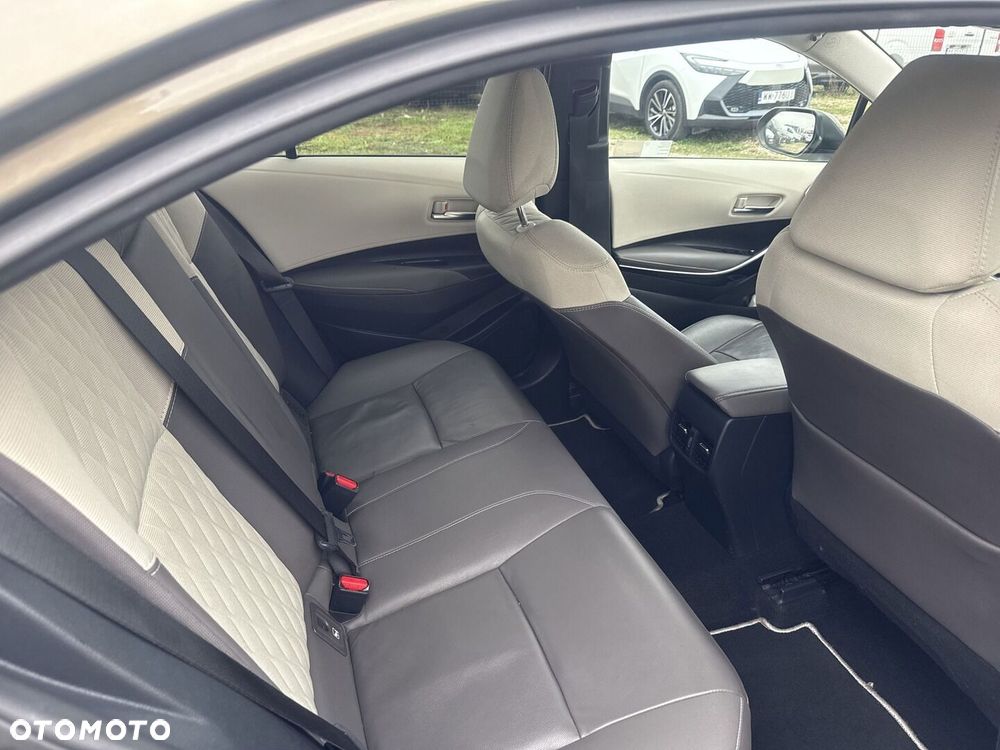 Toyota Corolla 1.8 Hybrid Executive - 11