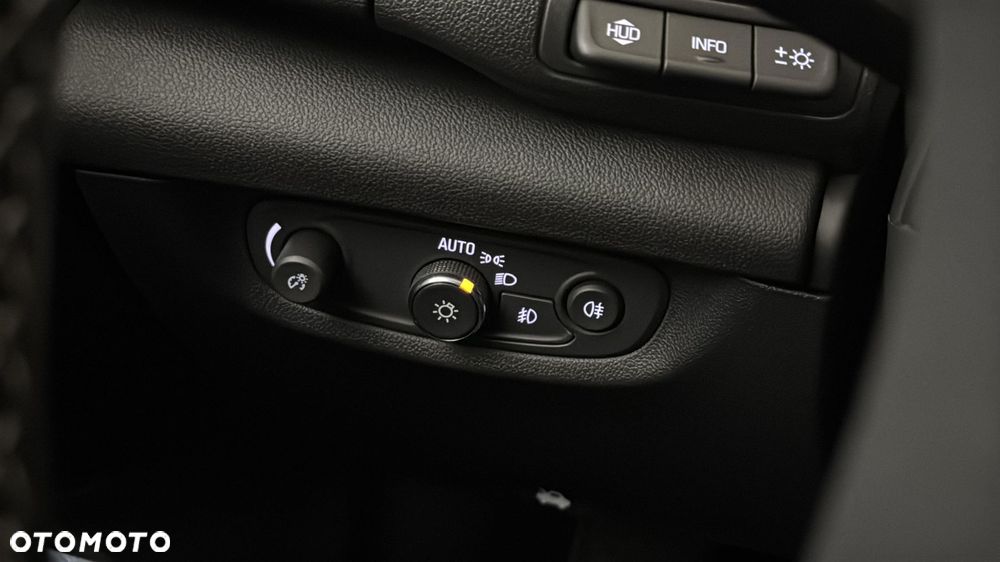 Opel Insignia 2.0 CDTI Business Elegance S&S - 24