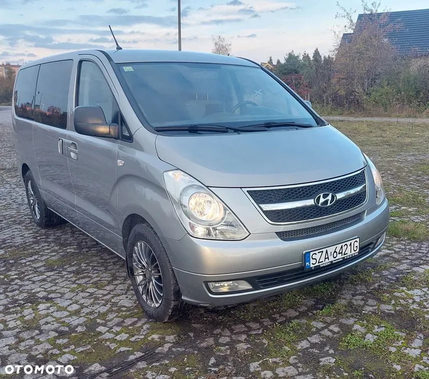 Hyundai H-1 2.5 CRDi Travel Premium - 2