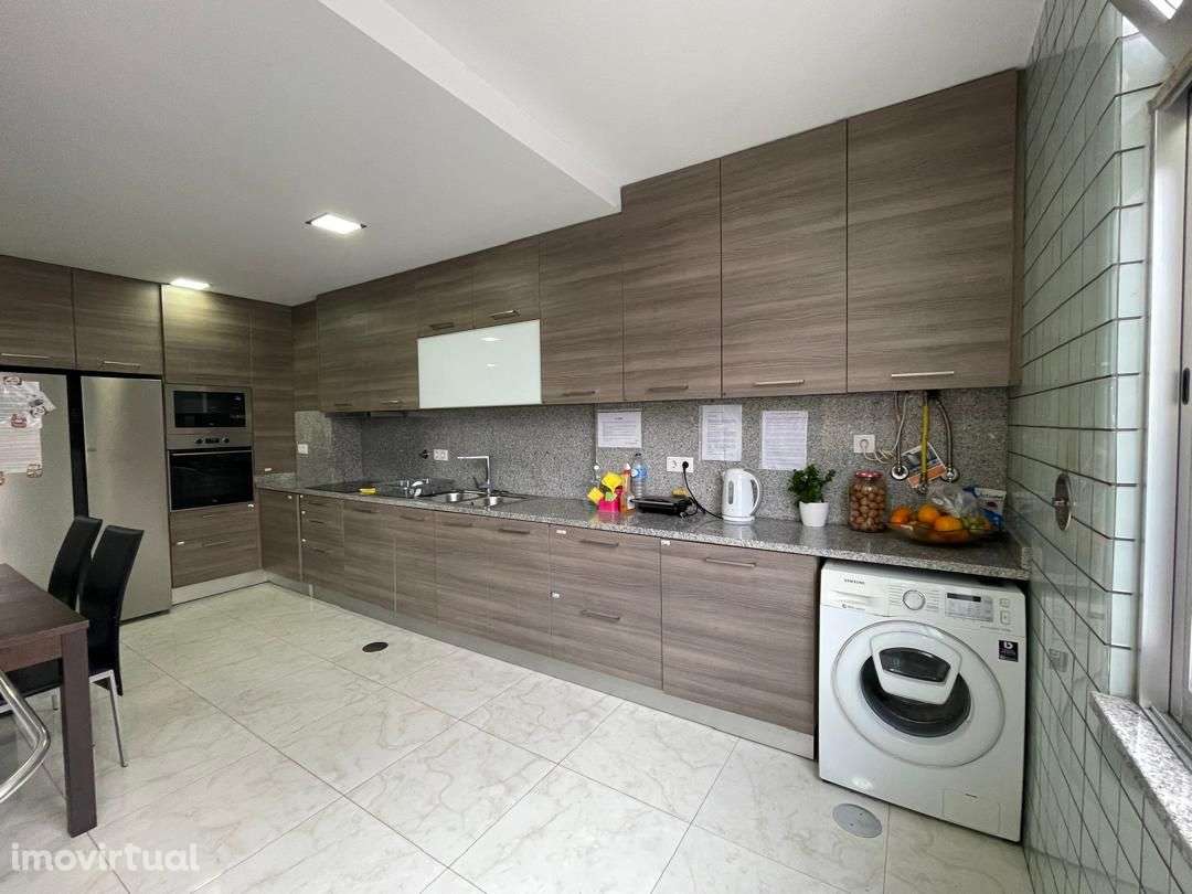 QUARTO (Suite com casa de banho privada),centro de Oliveira de Azeméis - Grande imagem: 3/19