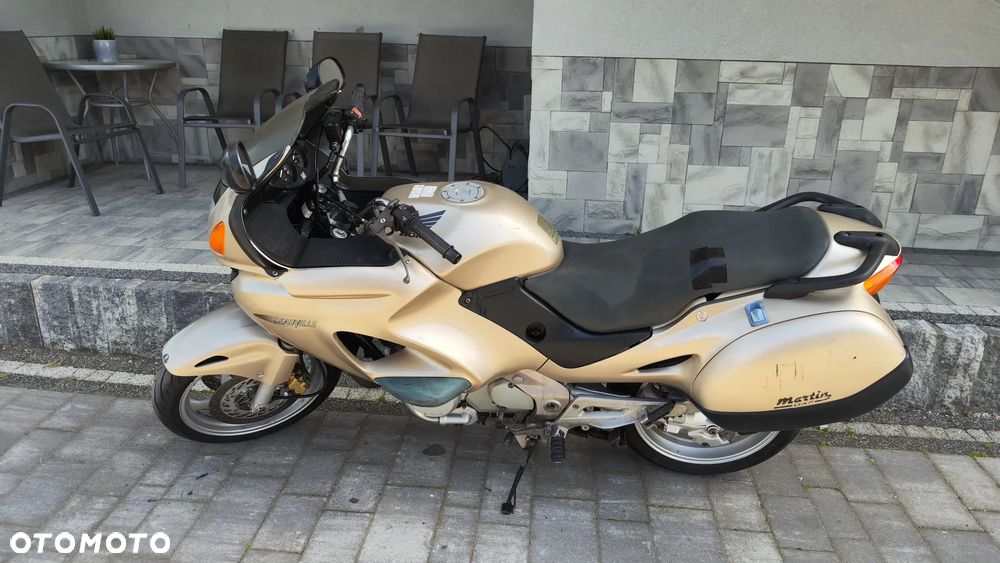 Honda NT - 17