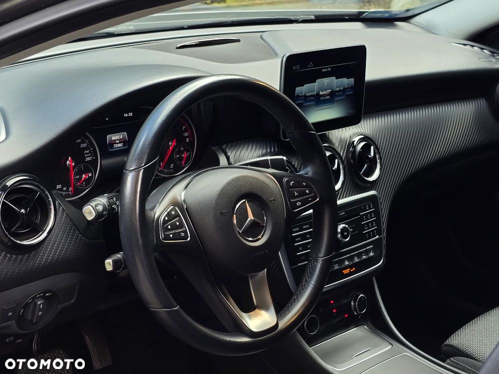 Mercedes-Benz GLA 200 7G-DCT Style - 17