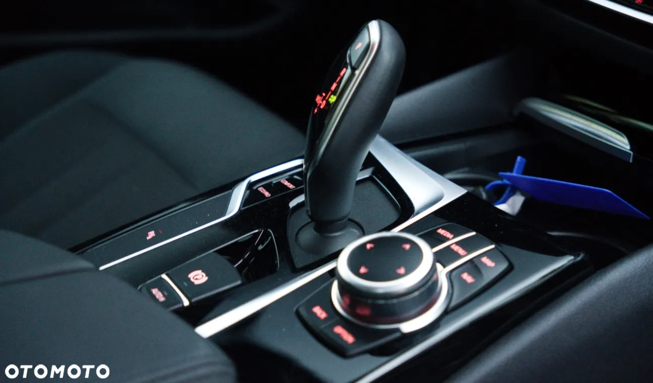 BMW Seria 5 520i - 23