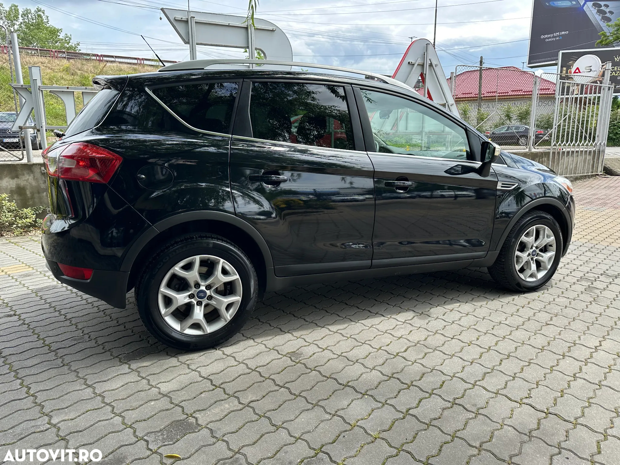 Ford Kuga 2.0 TDCi 2WD Trend - 14