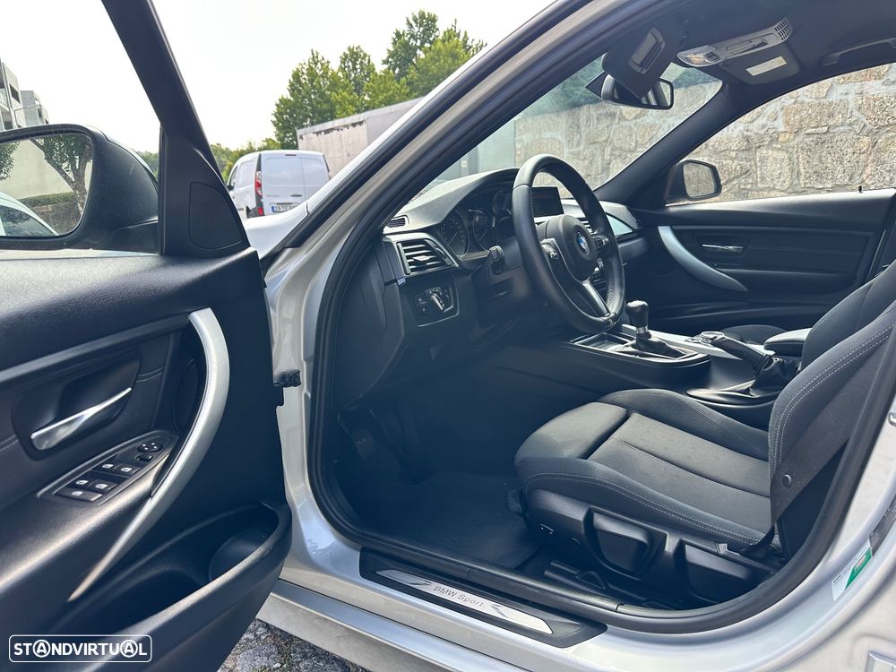 BMW 318 d Line Sport - 19