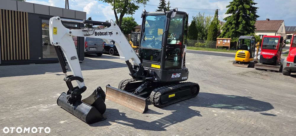 Bobcat <<Bobcat E26, 2021rok, tylko 1400 Mtg, waga 2600 kg, 2 łyżki, sprowadzona>> - 2