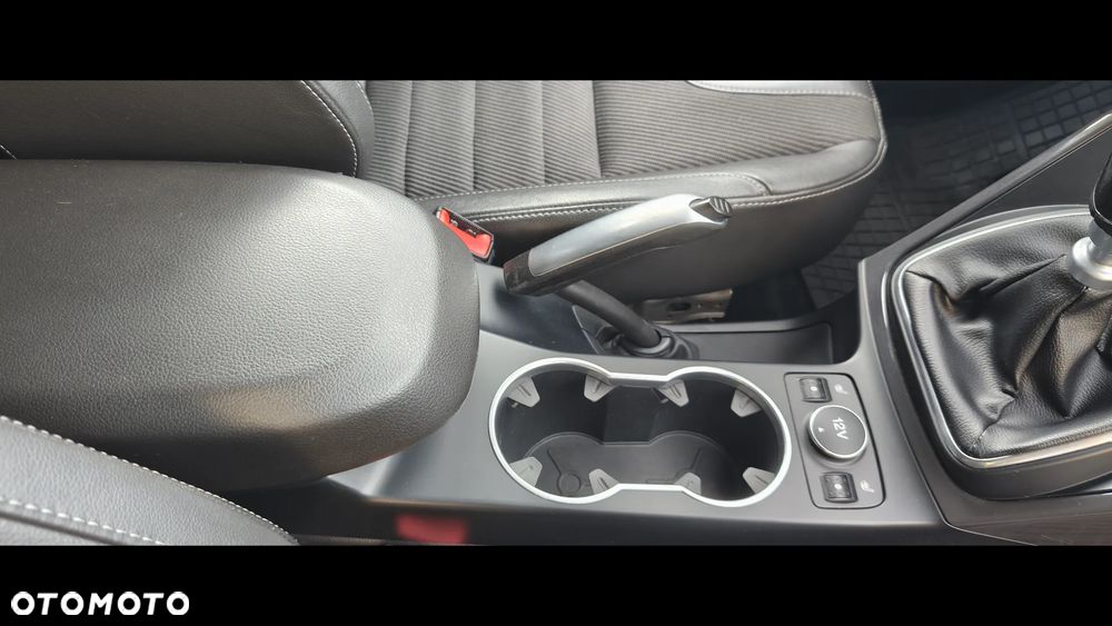 Ford Kuga - 25