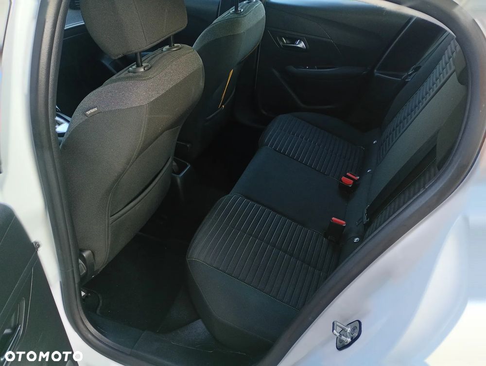 Peugeot 208 - 14