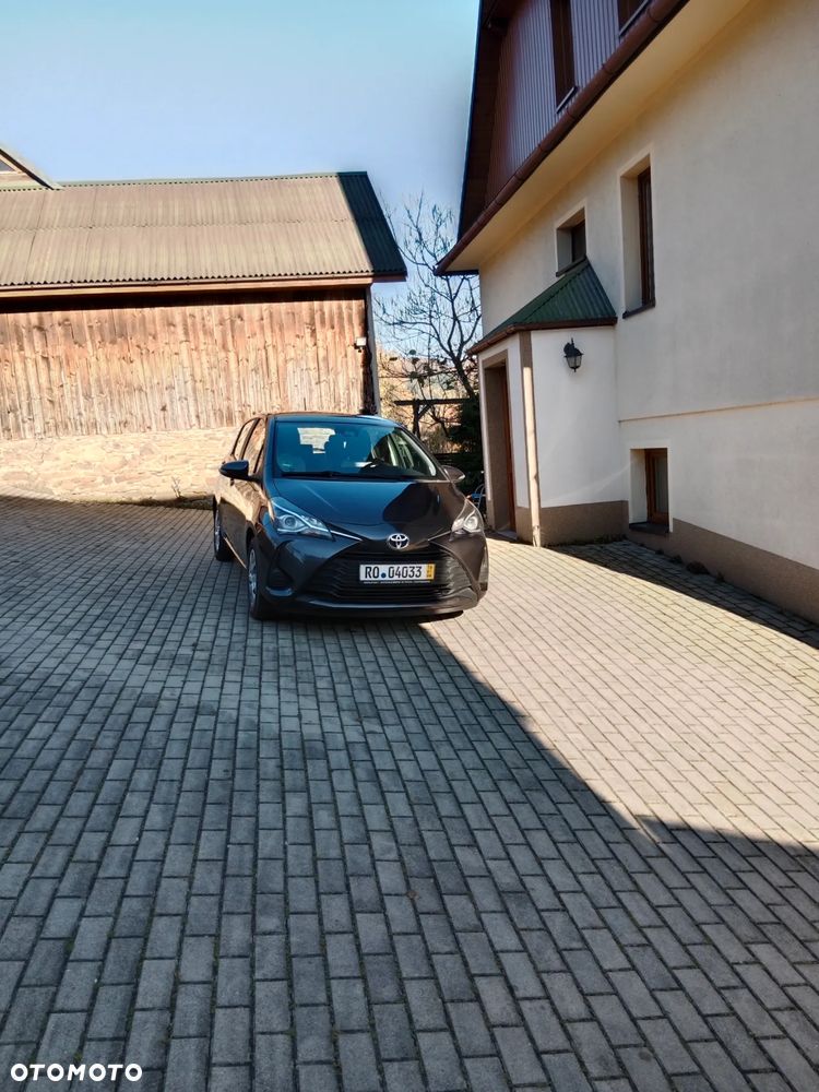 Toyota Yaris 1.0 VVT-i Team Deutschland - 32