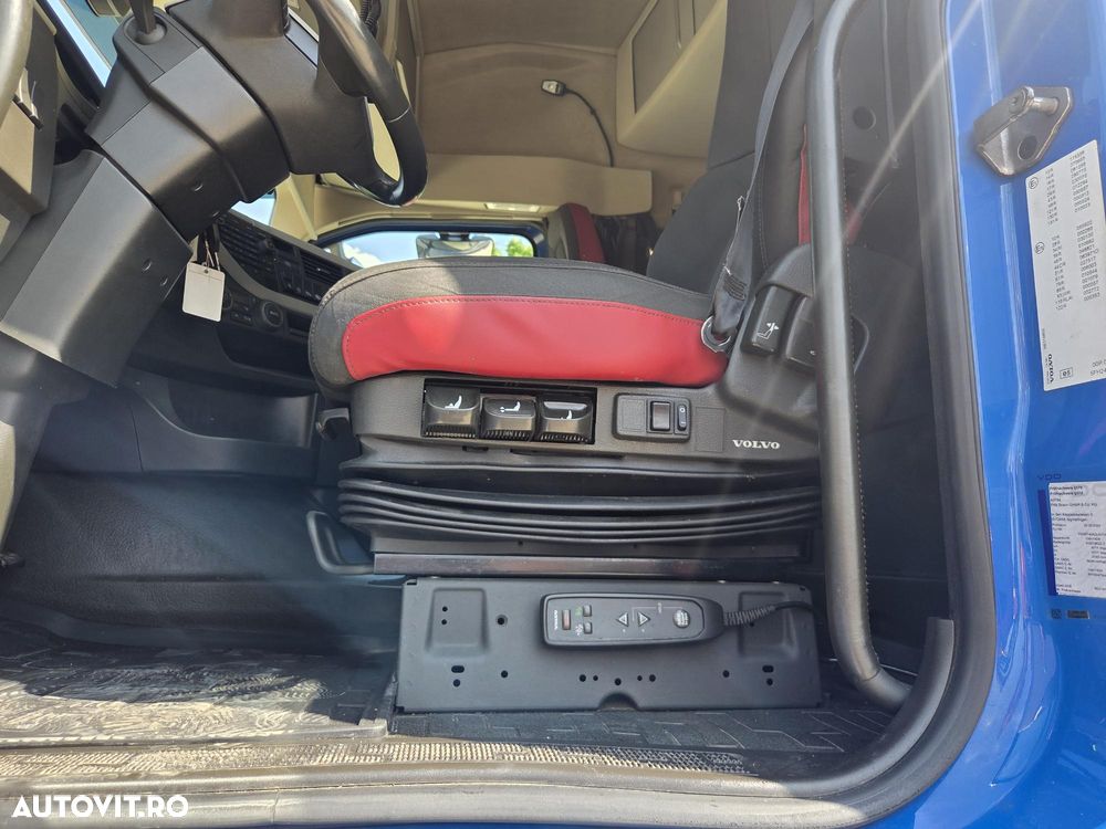Volvo FH500, 2020, 535.000km, 2 rezervoare, ANV NOI, AUTOMATA, Clima STATIONARE, FRIGIDER, Aeropachet, rulata doar in GERMANIA, posibilitate leasing 4 ani, STARE FOARTE BUNA-PROMOTIE 46.900 EUR+Tva - 36