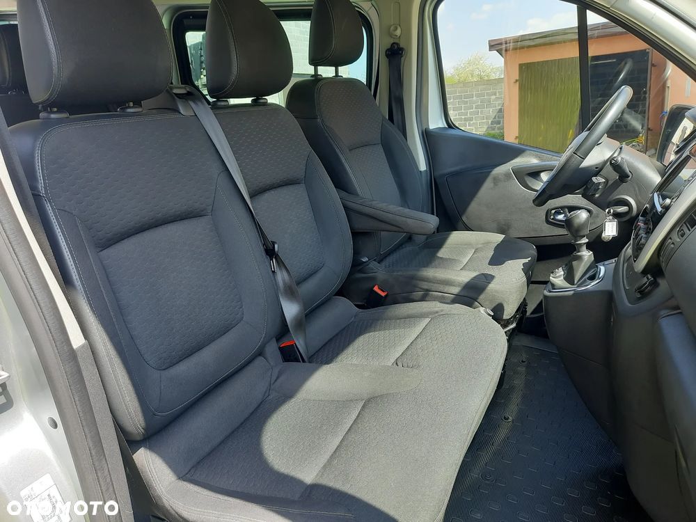 Opel Vivaro L2H1 2,9t Elegance Business - 11