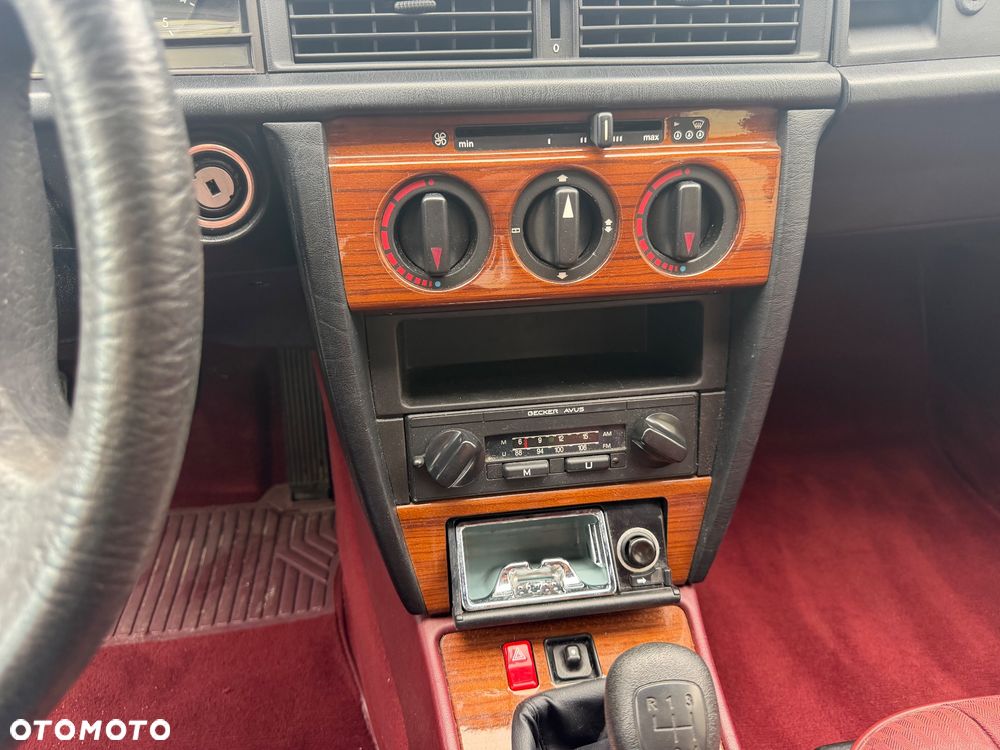 Mercedes-Benz W201 (190) - 17