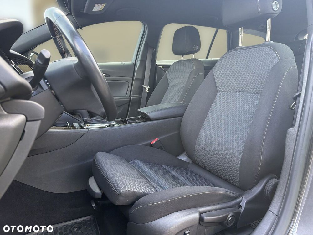 Opel Insignia - 18