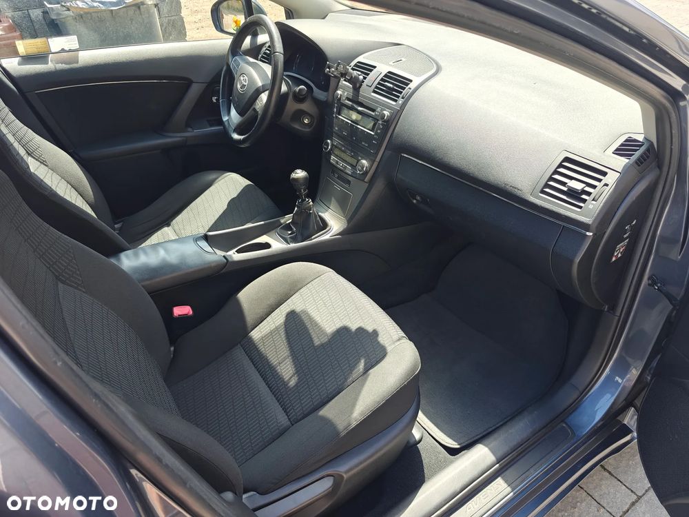 Toyota Avensis 2.0 D-4D Sol - 11