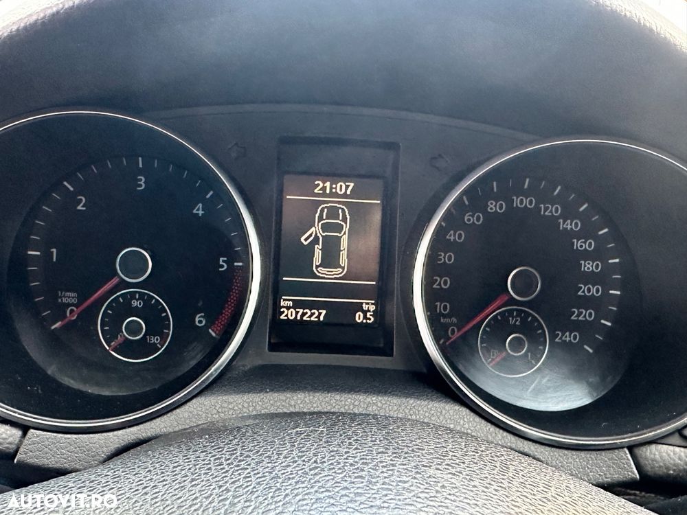 Volkswagen Golf 2.0 TDI DPF Comfortline - 7
