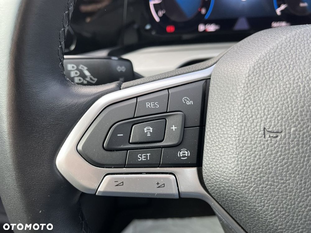 Volkswagen Golf - 23