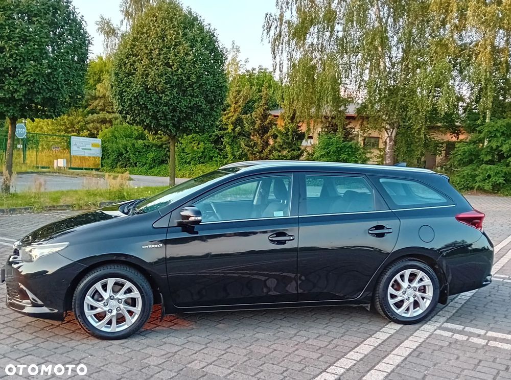Toyota Auris Hybrid 135 Prestige - 31