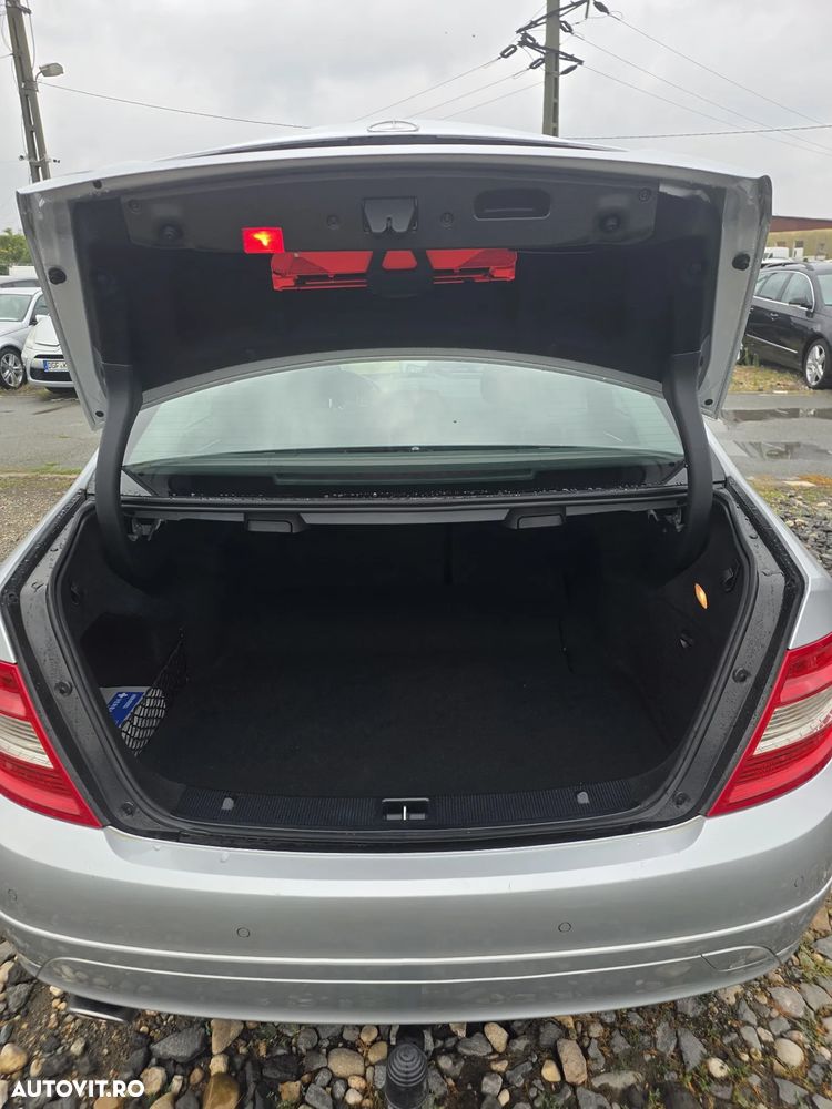 Mercedes-Benz C - 24