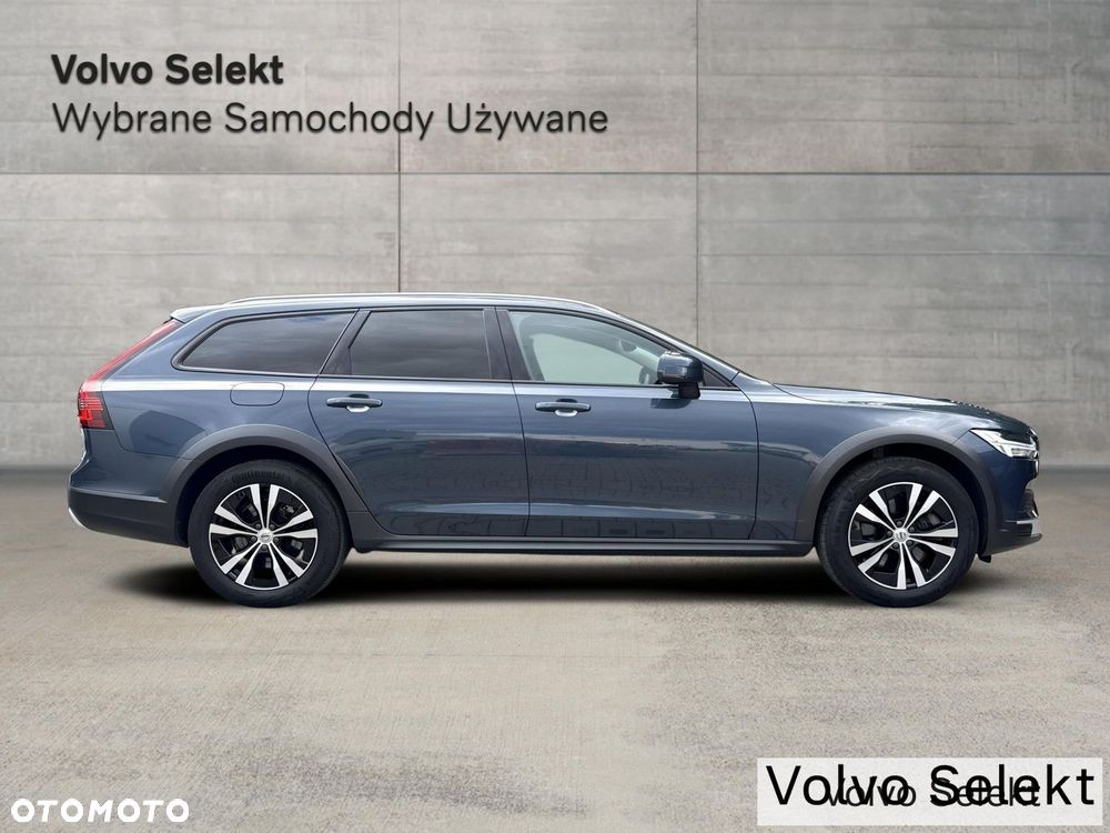 Volvo V90 Cross Country - 5