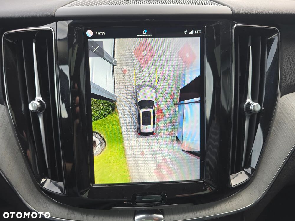 Volvo XC 60 T6 AWD Recharge Plus Dark - 21