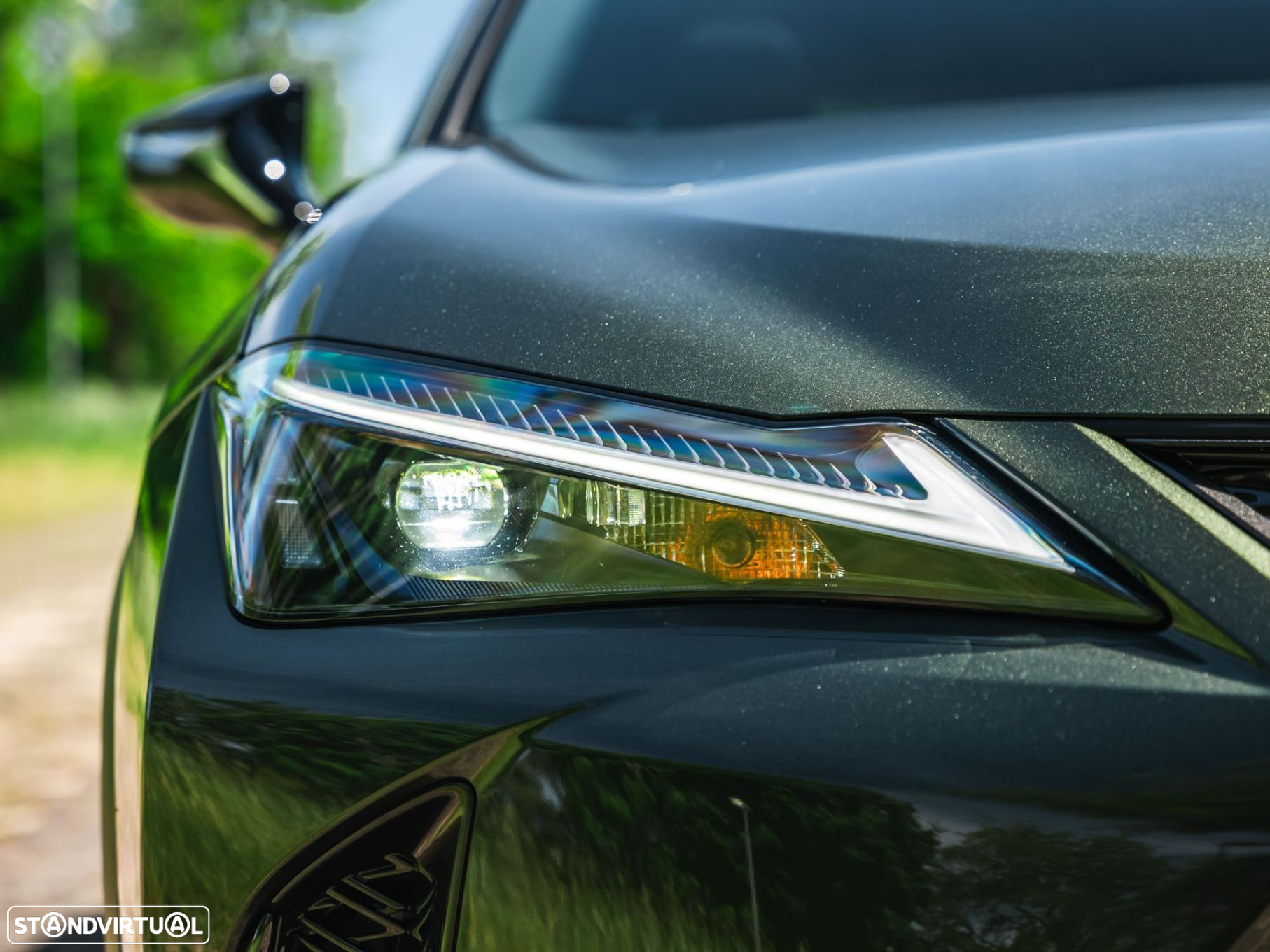 Lexus UX 250h - 35