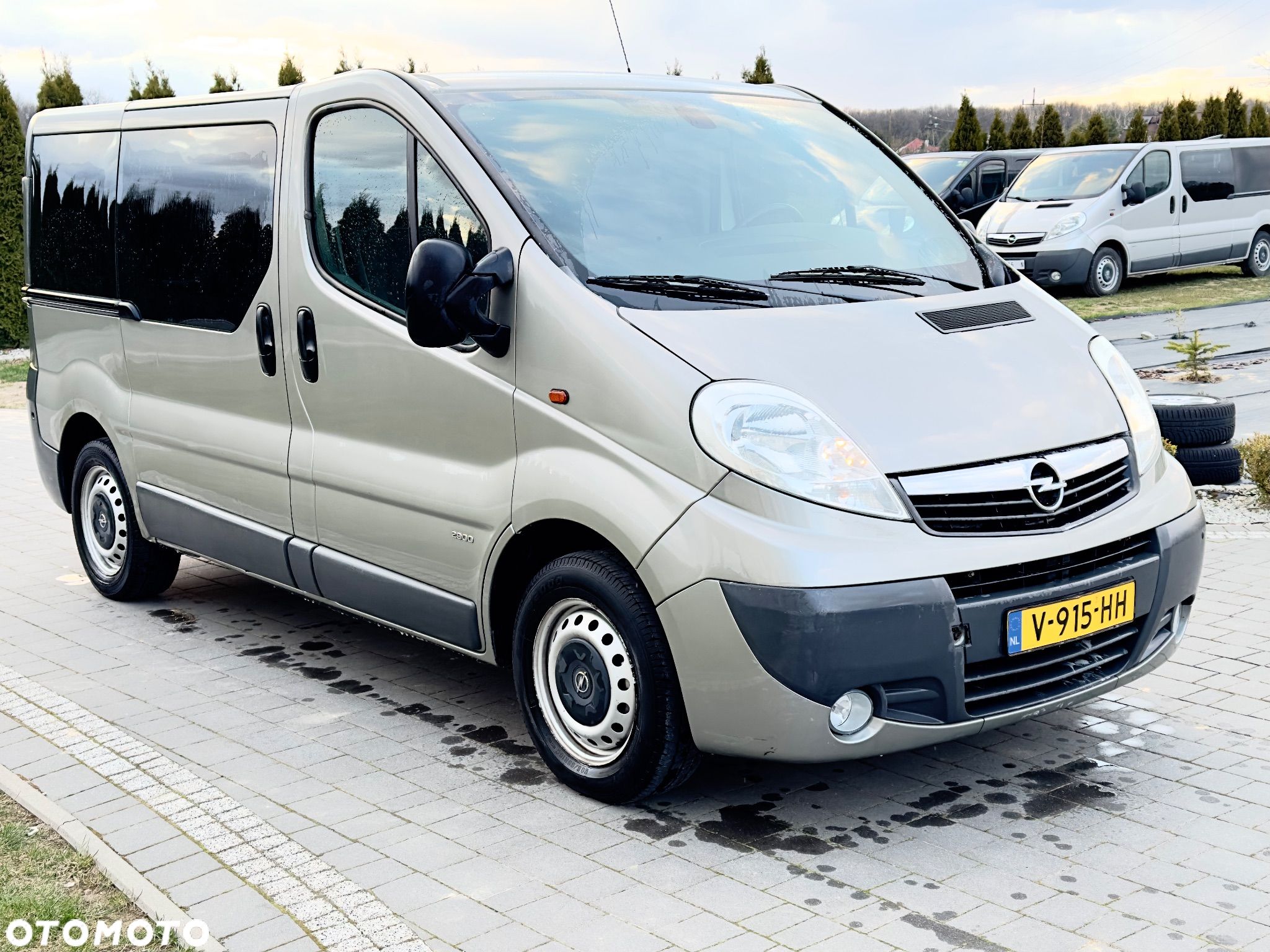 Opel Vivaro L2H1 2.9t Tecshift - 1