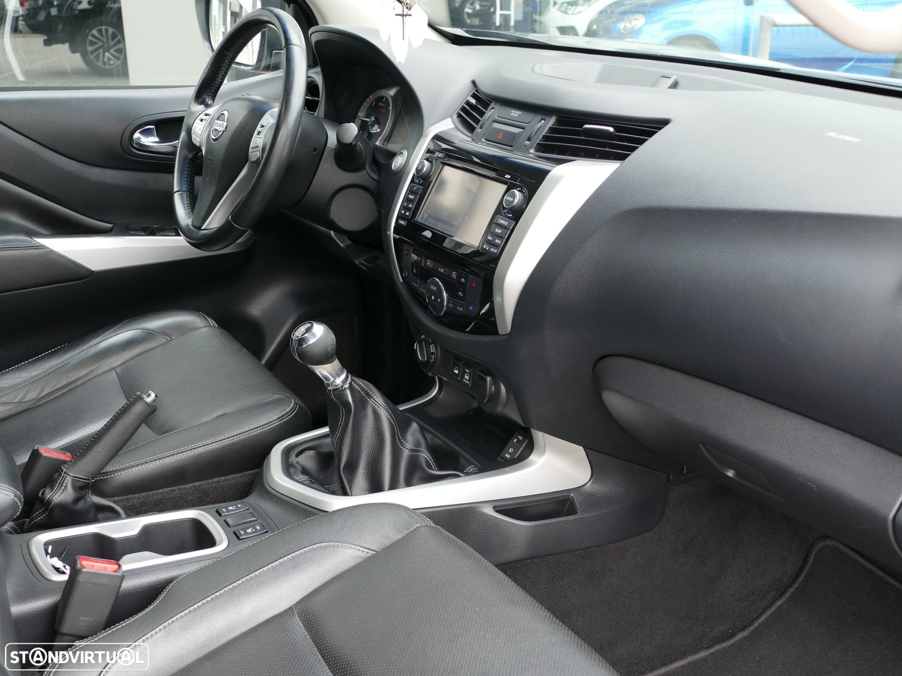 Nissan Navara 2.3 dCi CD 4WD Tekna - 40