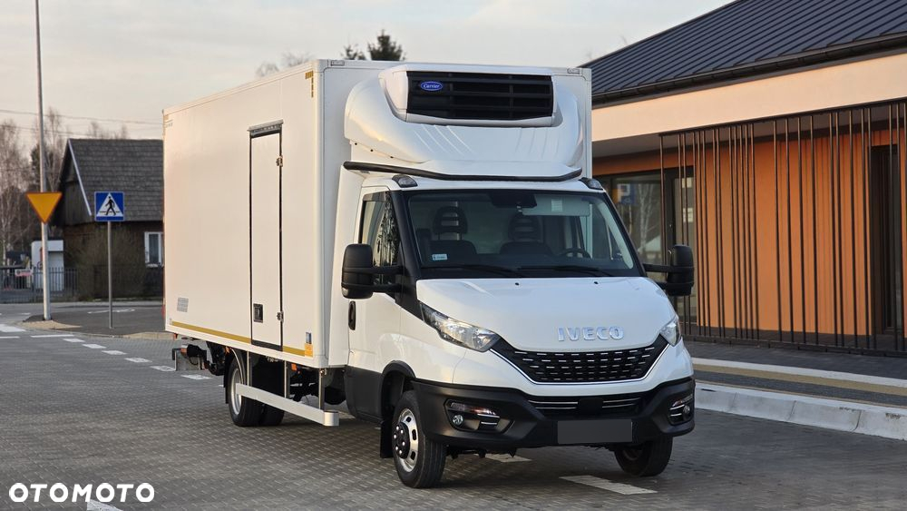 Iveco IVECO DAILY 3.0 180KM 50C18 ❗❗ ZABUDOWA IZOTERMA 12 EP / CARRIER XARIOS 500 / MROŹNIA -25 +25 GRZANIE / ZASILANIE ZEWNETRZNE /  NOWE OPONY / WINDA DHOLLANDIA 1000KG / NAVI + KAMERA COFANIA / RADAR / CHŁODNIA / SERWIS ASO / 50c15 50c18 35c18 72c18❗❗ JAK NOWY❗❗ - 22