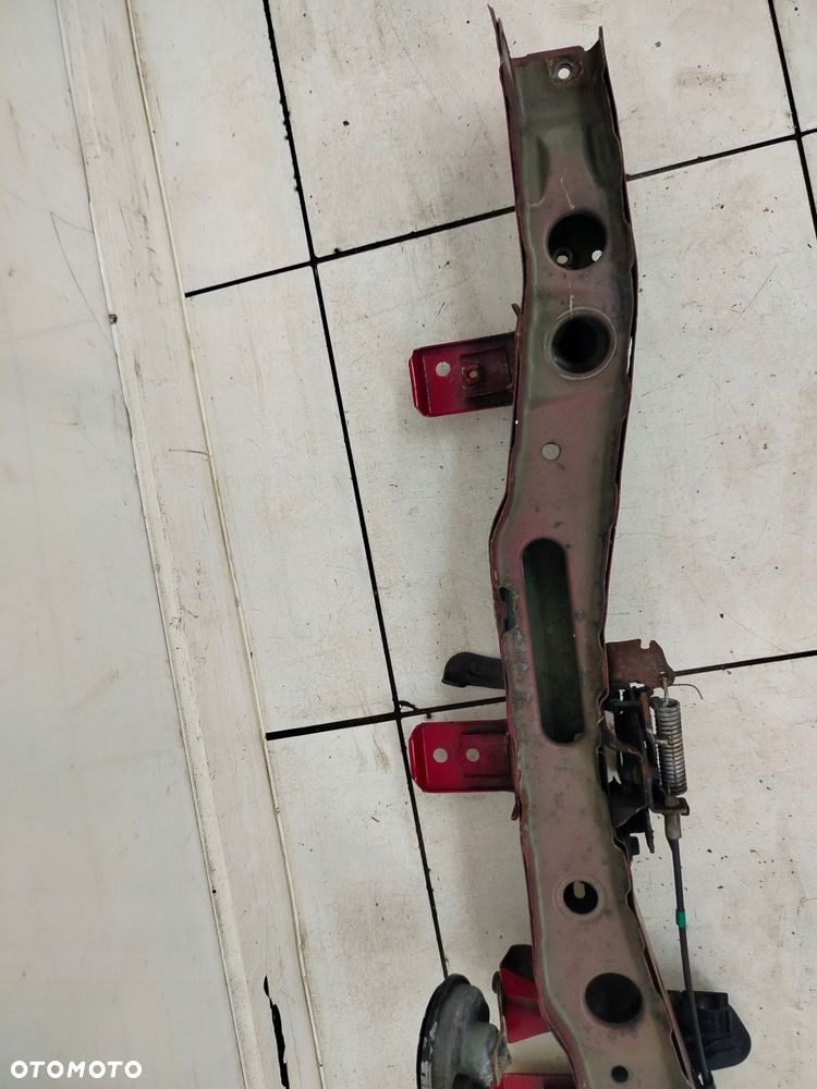 toyota auris i 06r- pas górny wzmocnienie 3j6 - 6