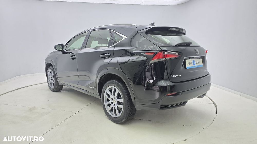 Lexus Seria NX - 8