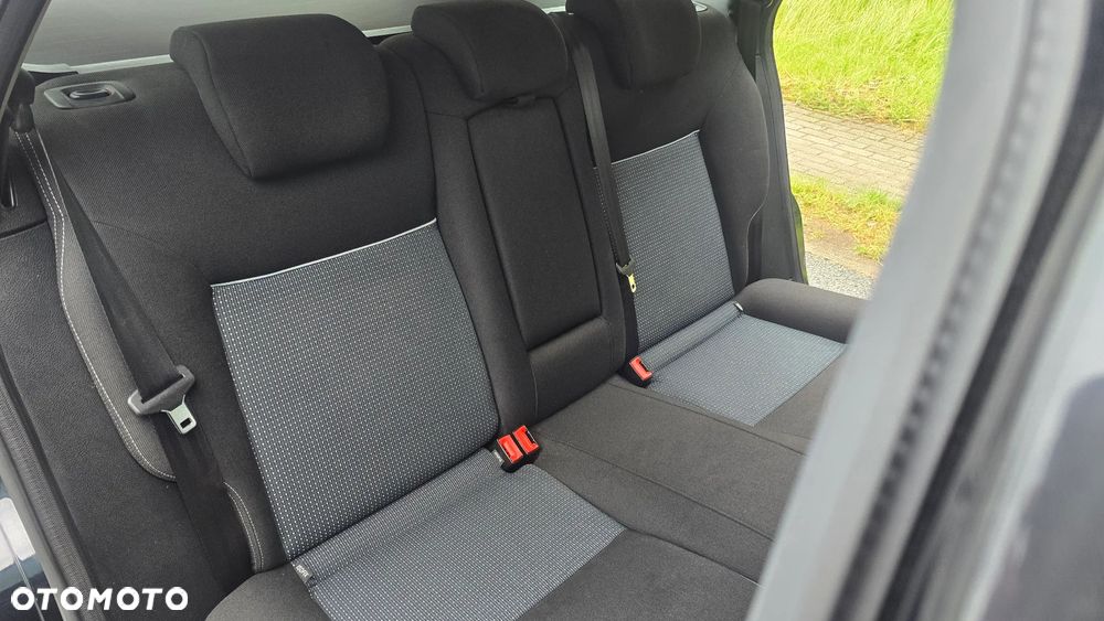 Ford Mondeo 1.6 Trend - 28