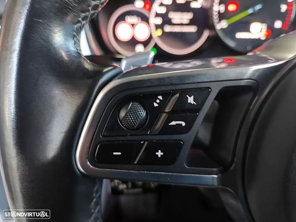 Porsche Panamera 4 E-Hybrid Platinum Edition - 34