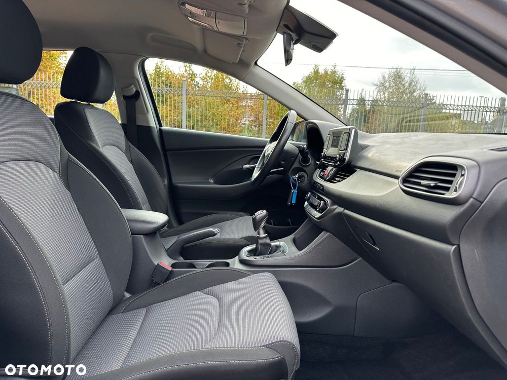 Hyundai i30 1.5 DPI Classic + - 32