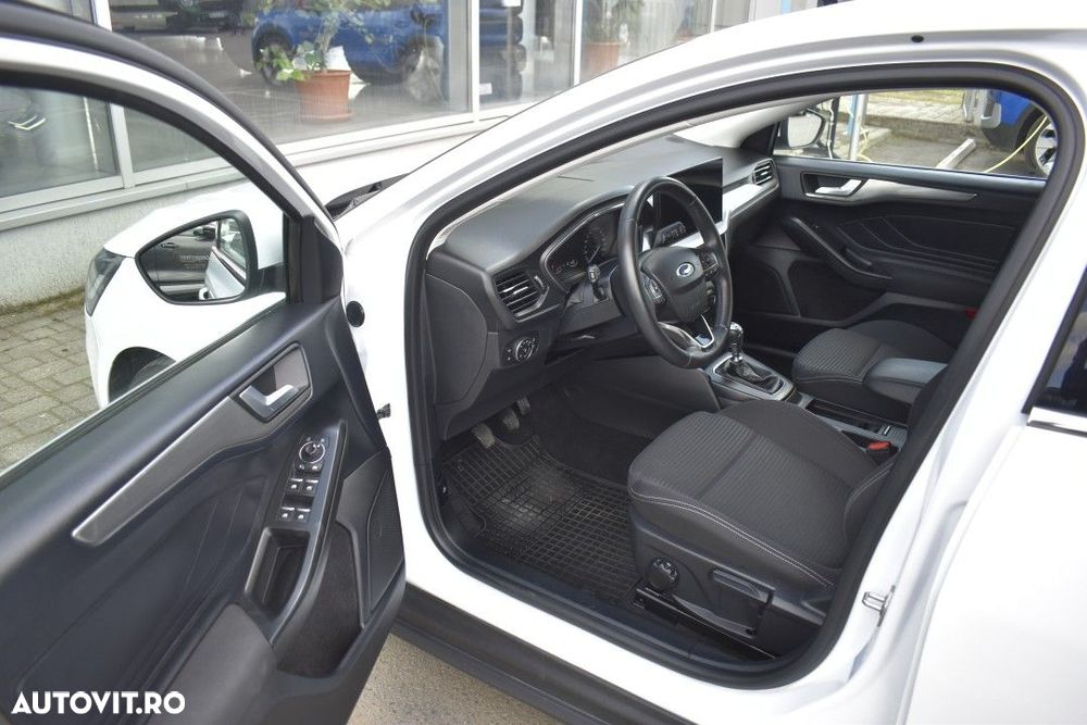 Ford Focus 1.0 EcoBoost 6MT MHEV Titanium - 37