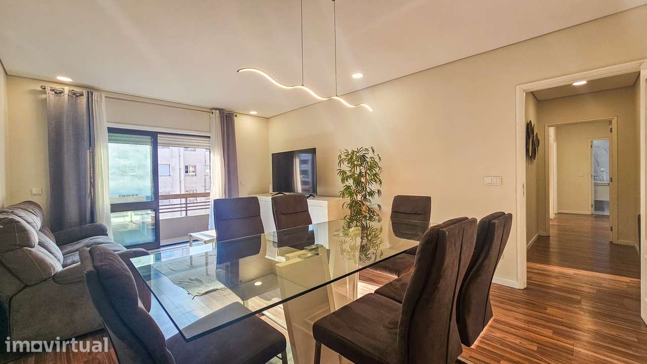 Apartamento T2 renovado, equipado e mobilado no Alto da Maia. - Grande imagem: 2/12