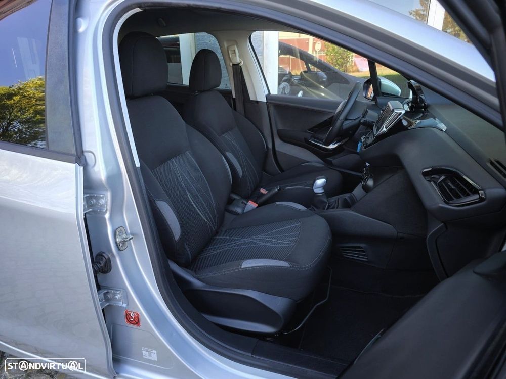 Peugeot 208 1.4 HDi Active - 23