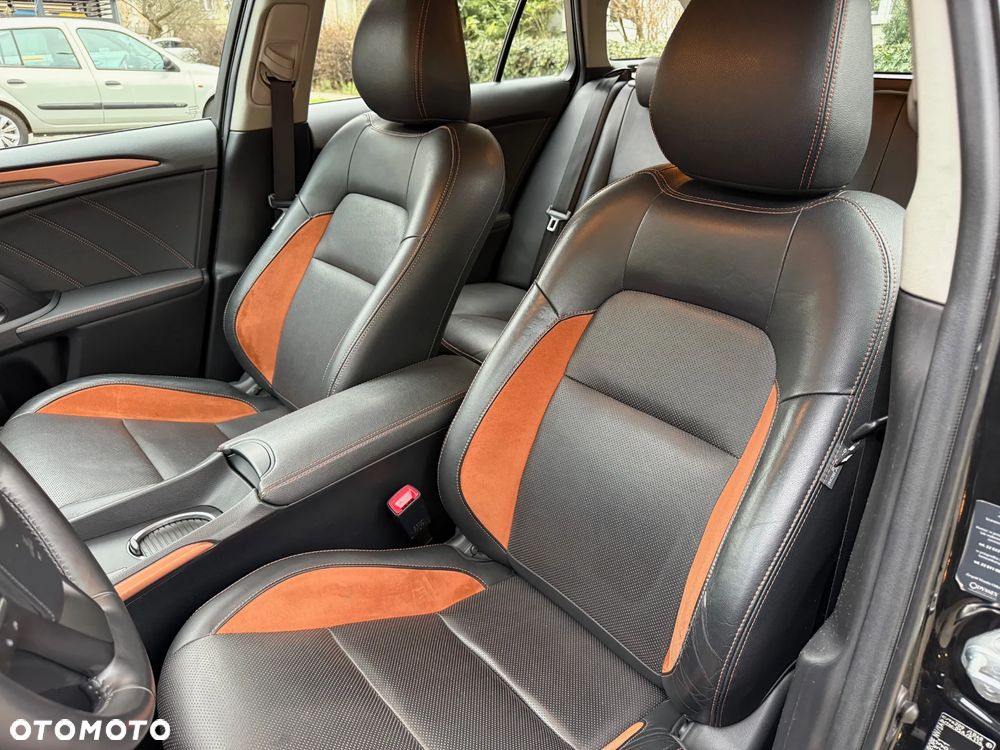 Toyota Avensis 2.0 Multidrive S Executive - 16