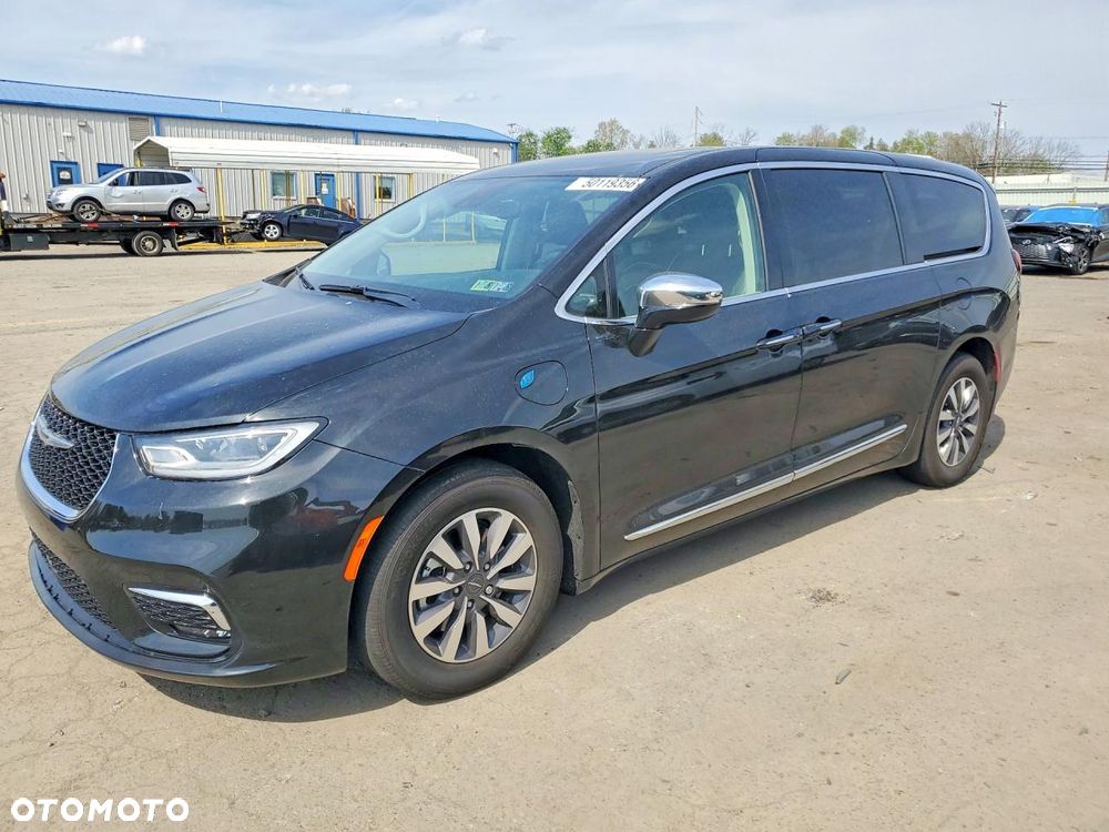 Chrysler Pacifica - 2