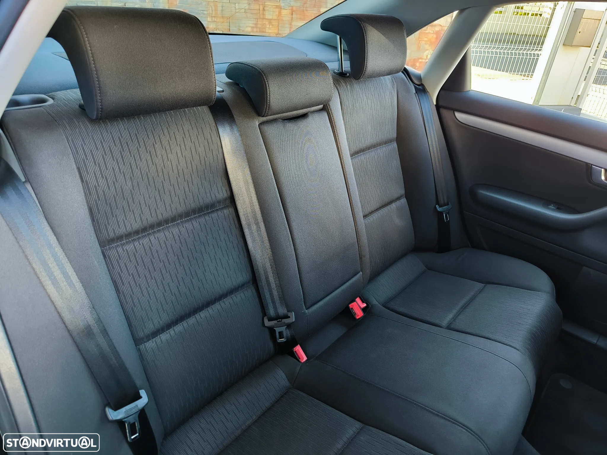 Audi A4 2.0 TDI Advance - 6