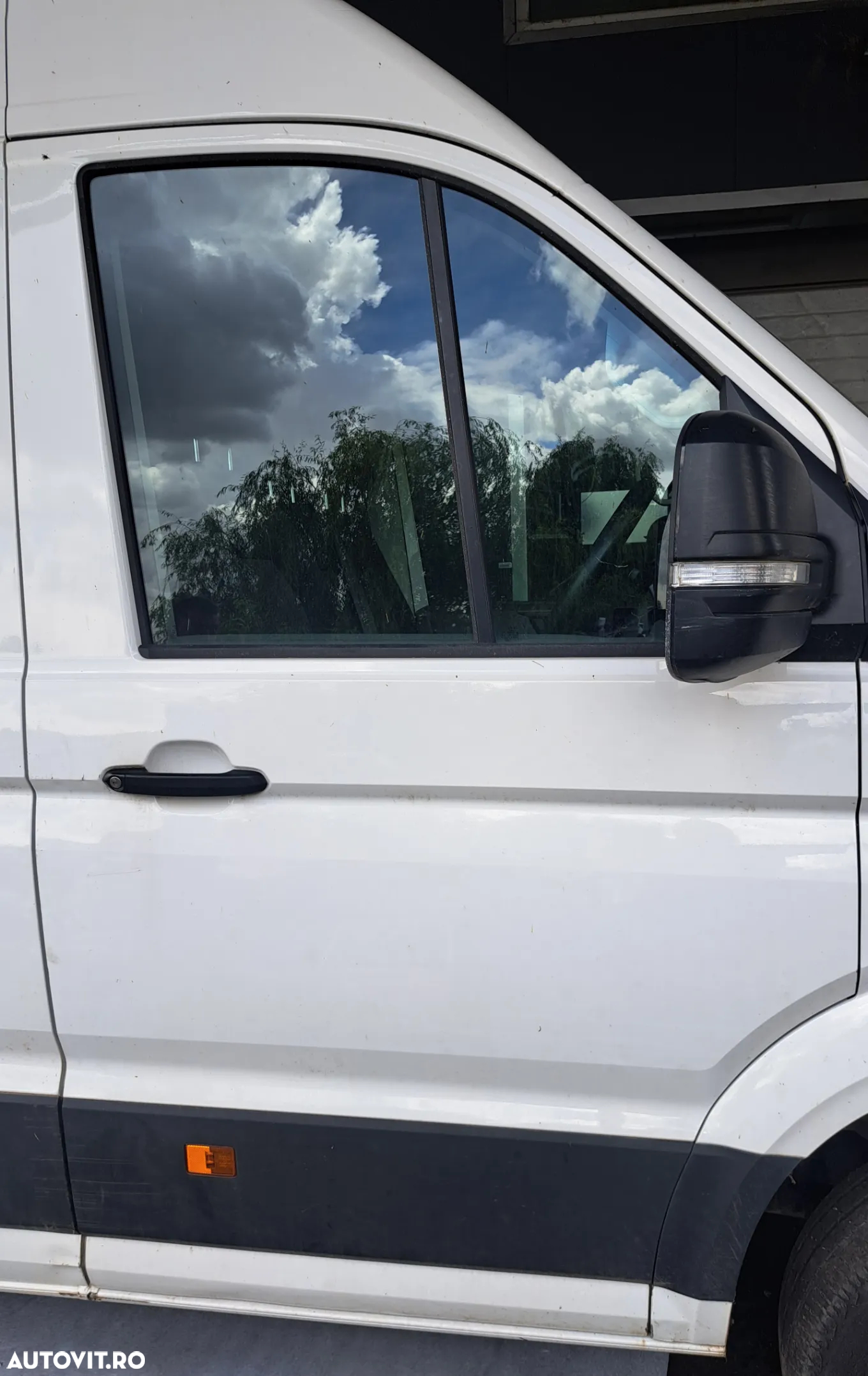 VW Crafter 2017-2024 Usa fata stanga dreapta alba bandou usa lampa agabaritica maner exterior interior oglinda stg dr geam mic mare fata de usa aripa stanga dreapta - 3
