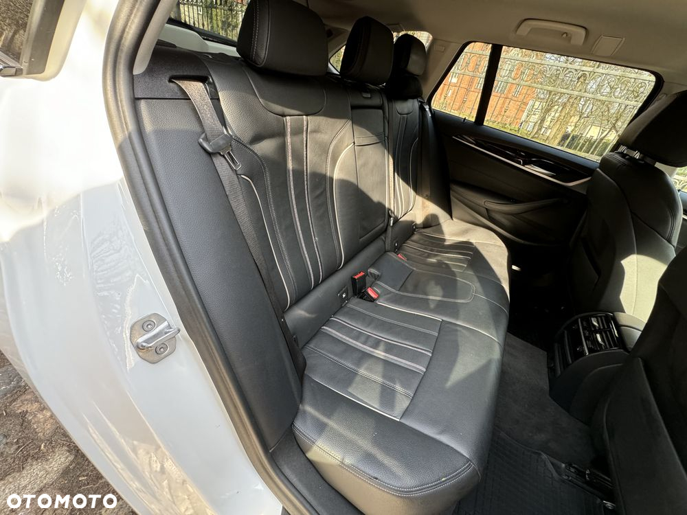 BMW Seria 5 520d xDrive Luxury Line - 17
