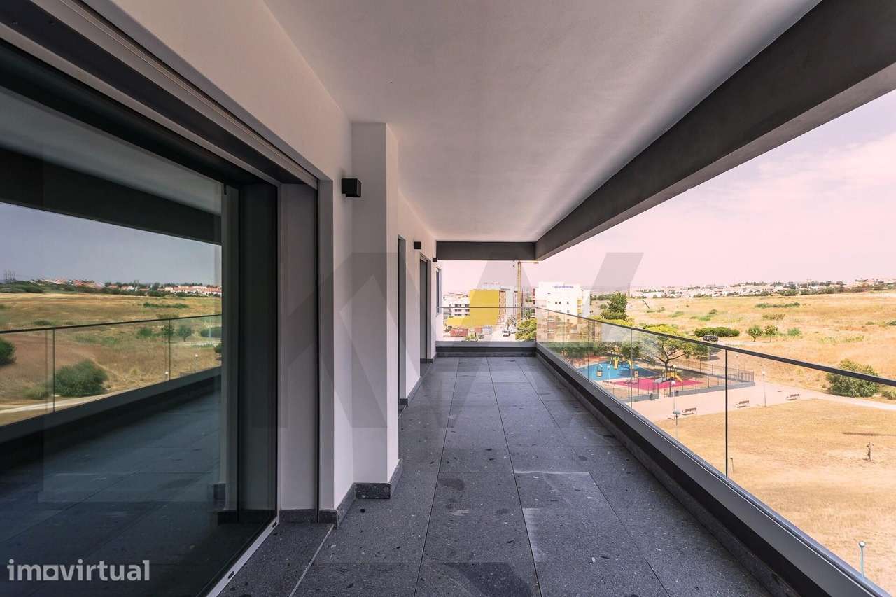 T3 | 4º piso | 179m2 | espaçosa varanda | box 2 carros | vista | Camar - Grande imagem: 2/26