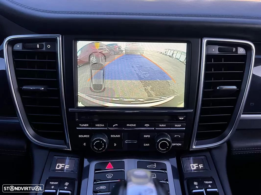 Porsche Panamera - 21