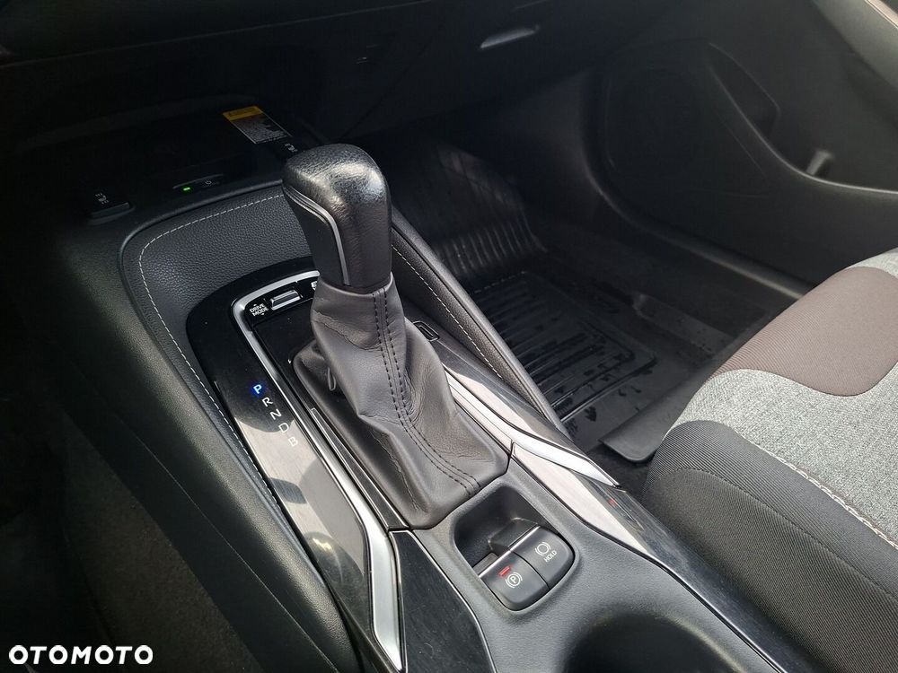 Toyota Corolla 1.8 Hybrid Trek - 27