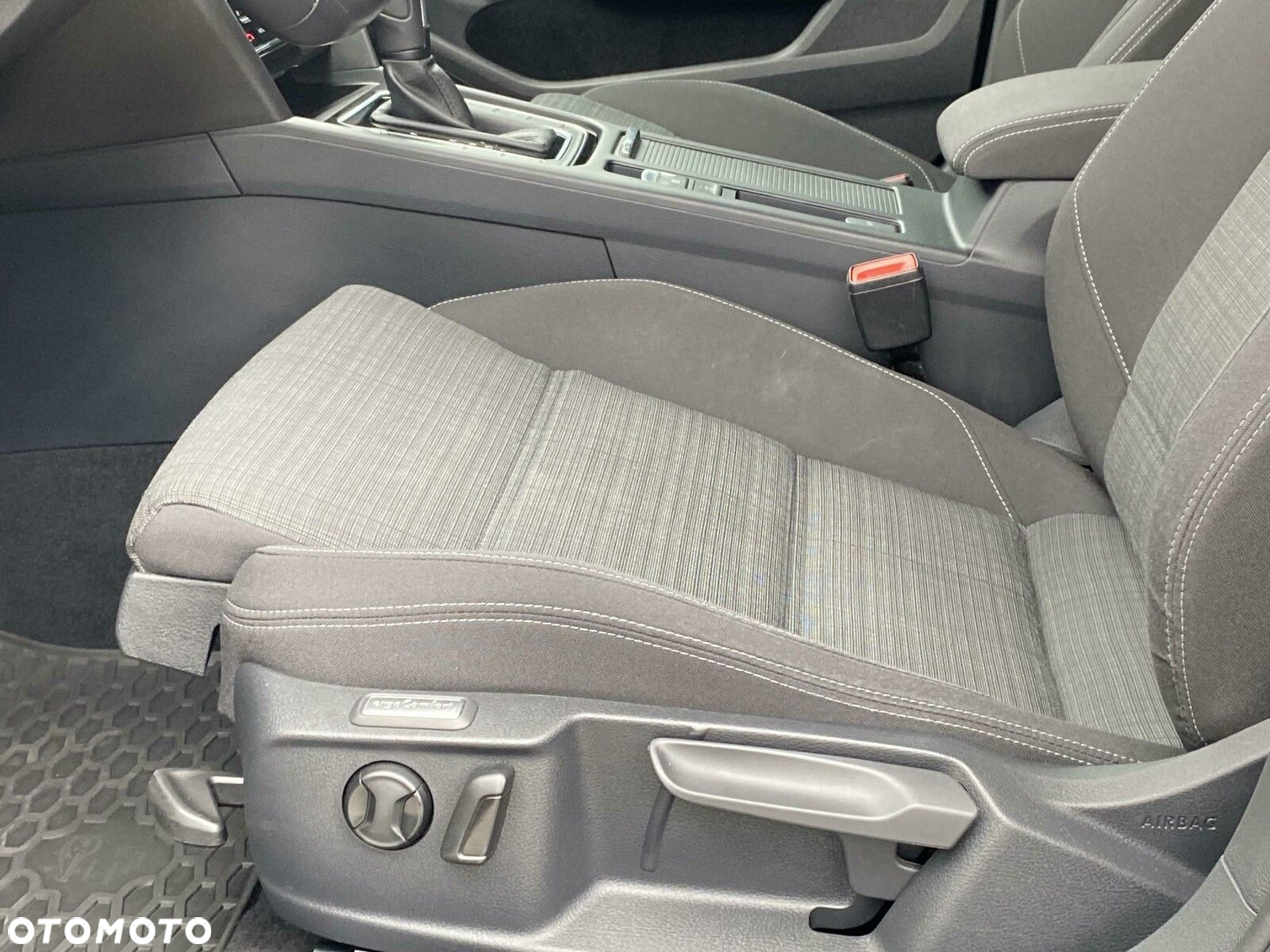 Volkswagen Passat 2.0 TSI Business DSG - 21