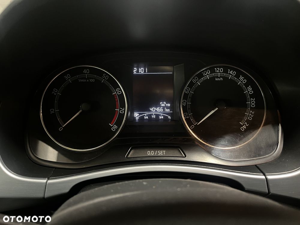 Skoda Fabia 1.0 Ambition - 10